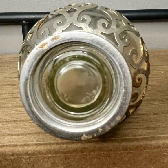 Vintage Avon perfume bottle. Could use a cleaning! - Picture 12 of 16